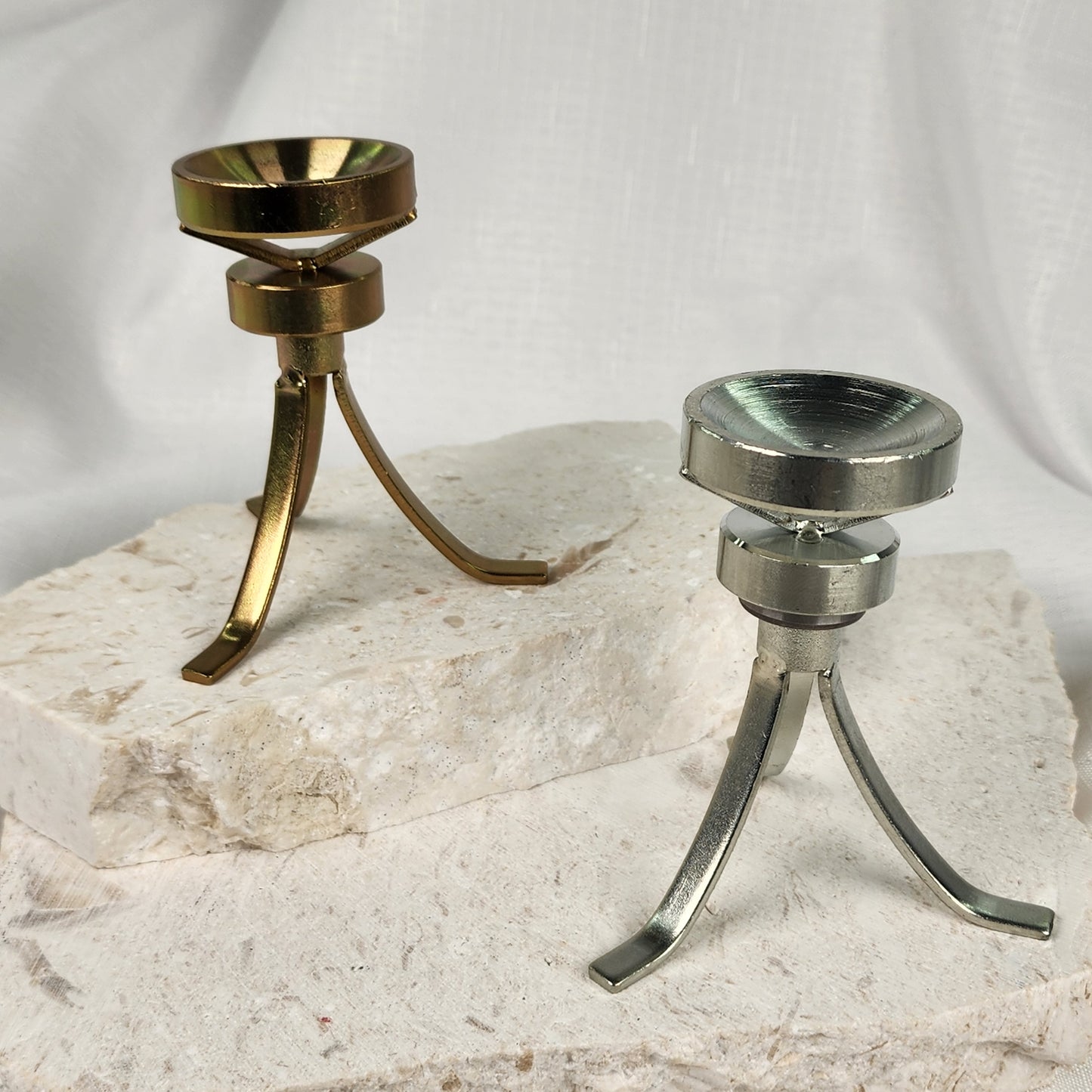 Metal Rotating Sphere Stand