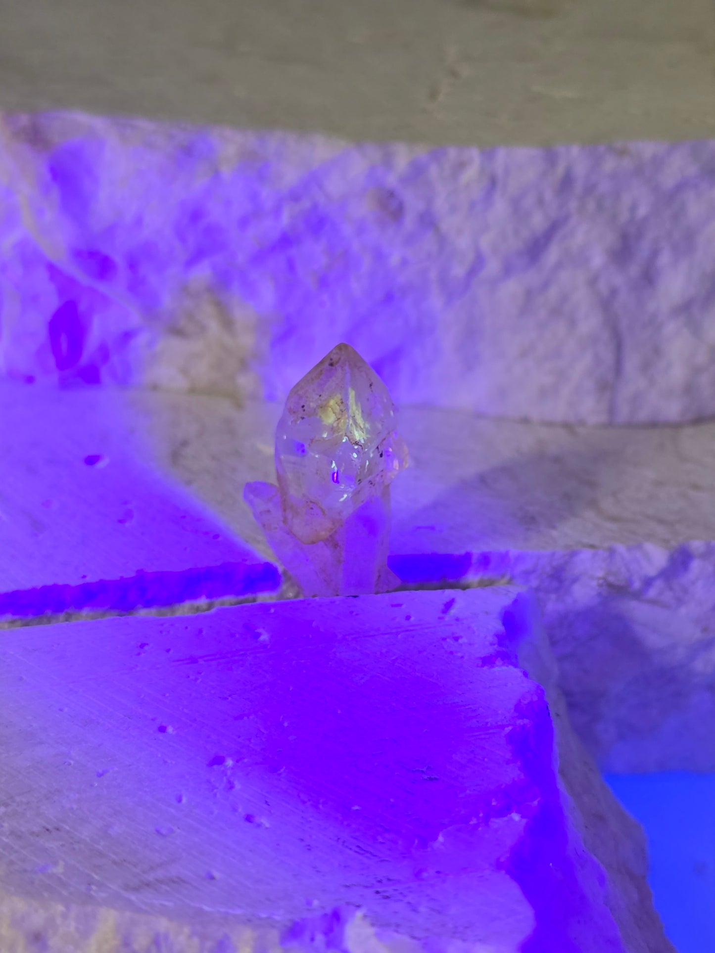 Petroleum skeleton Quartz specimen