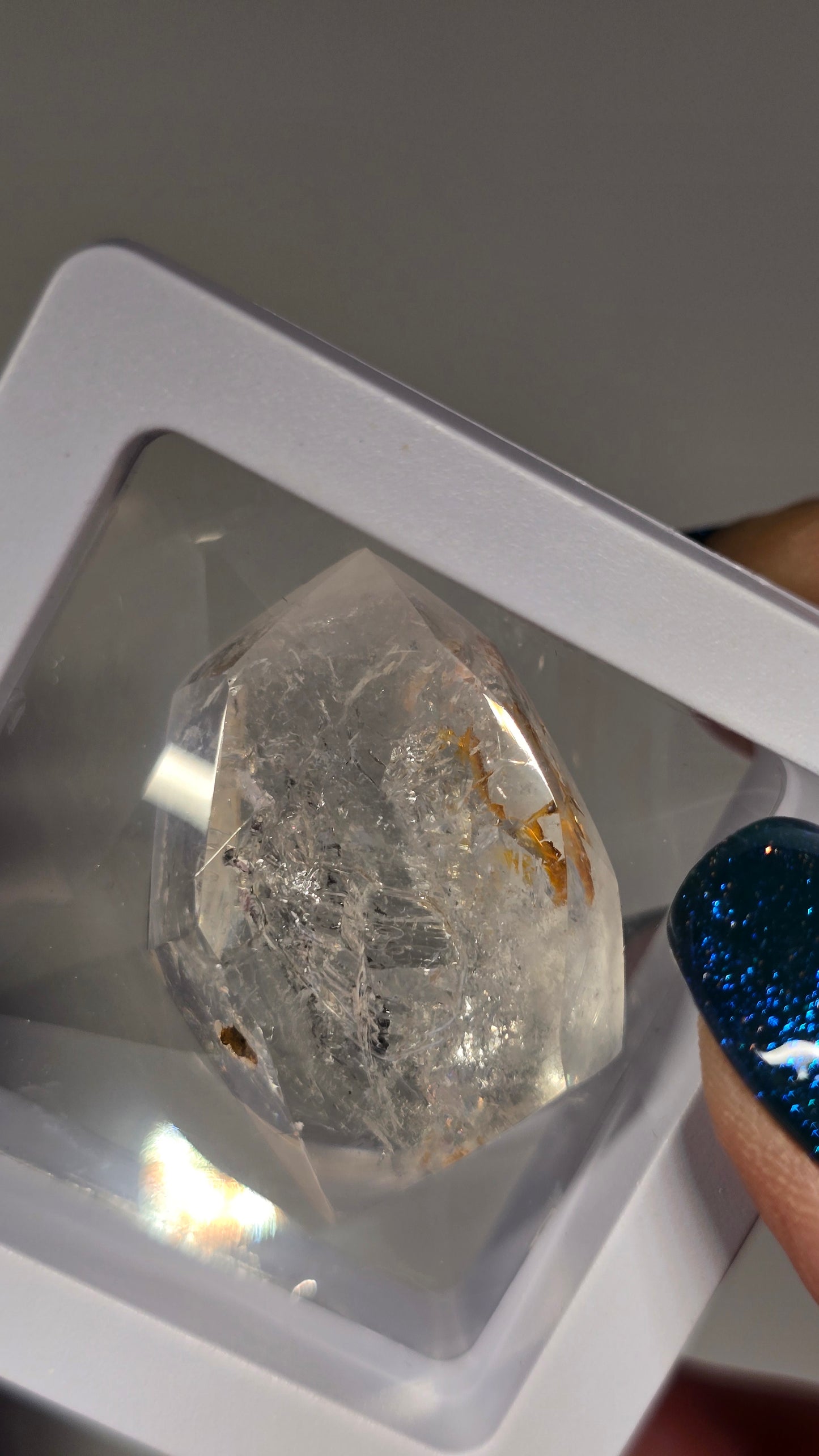 Enhydrous Quartz