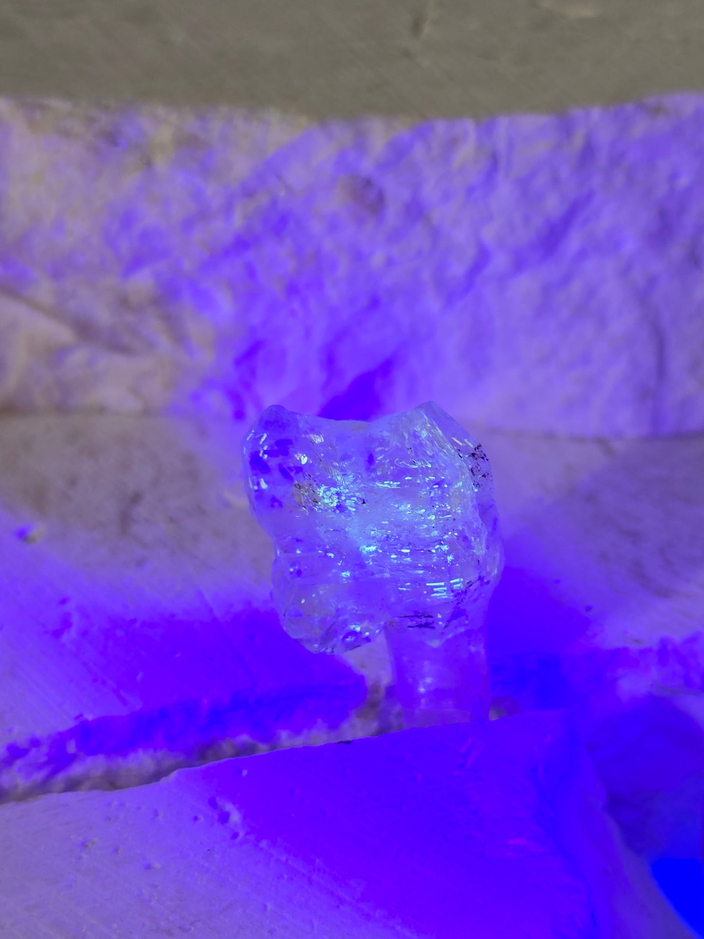 Petroleum skeleton Quartz specimen