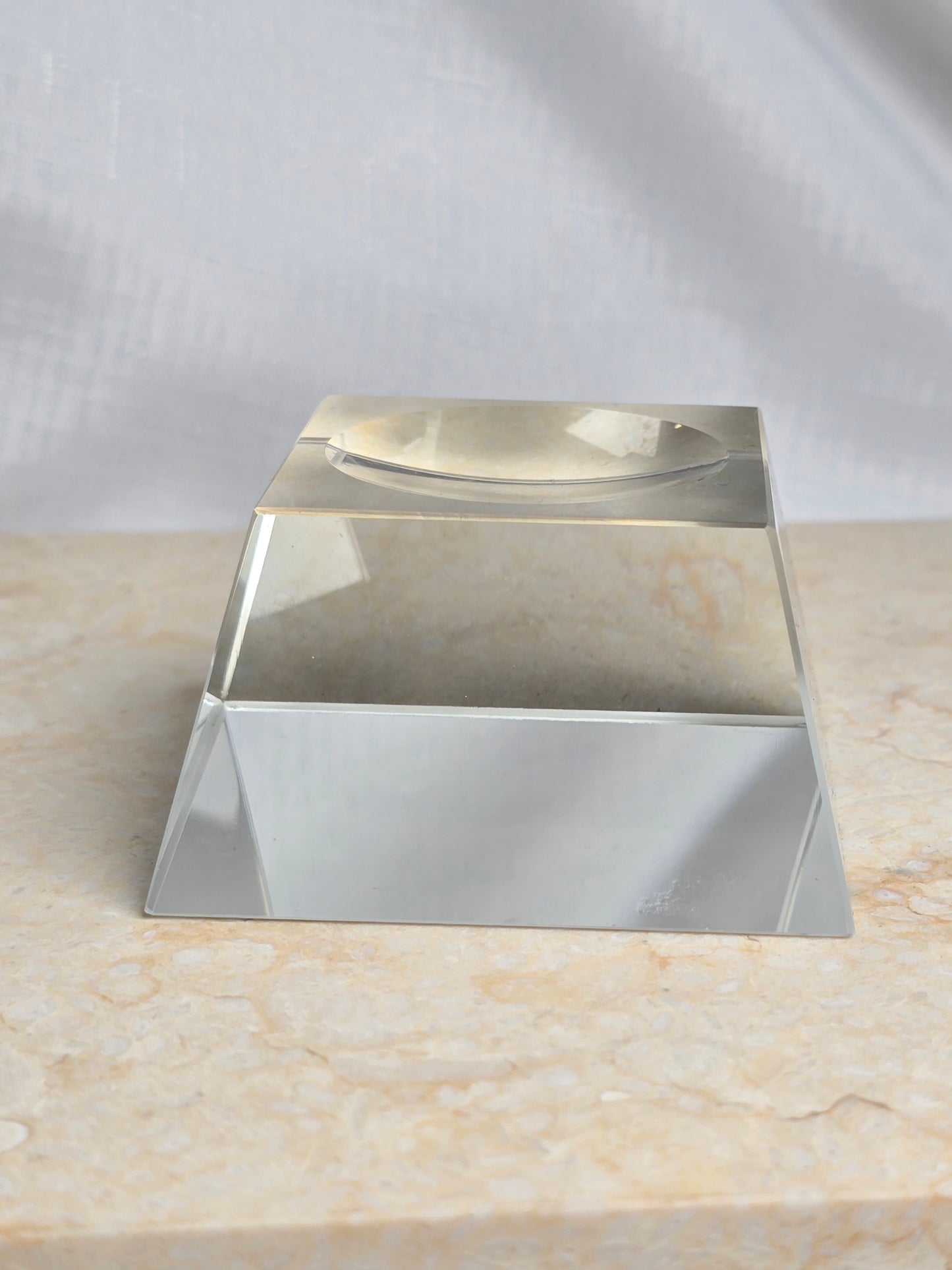 Glass Myanan style Solid Sphere Stand