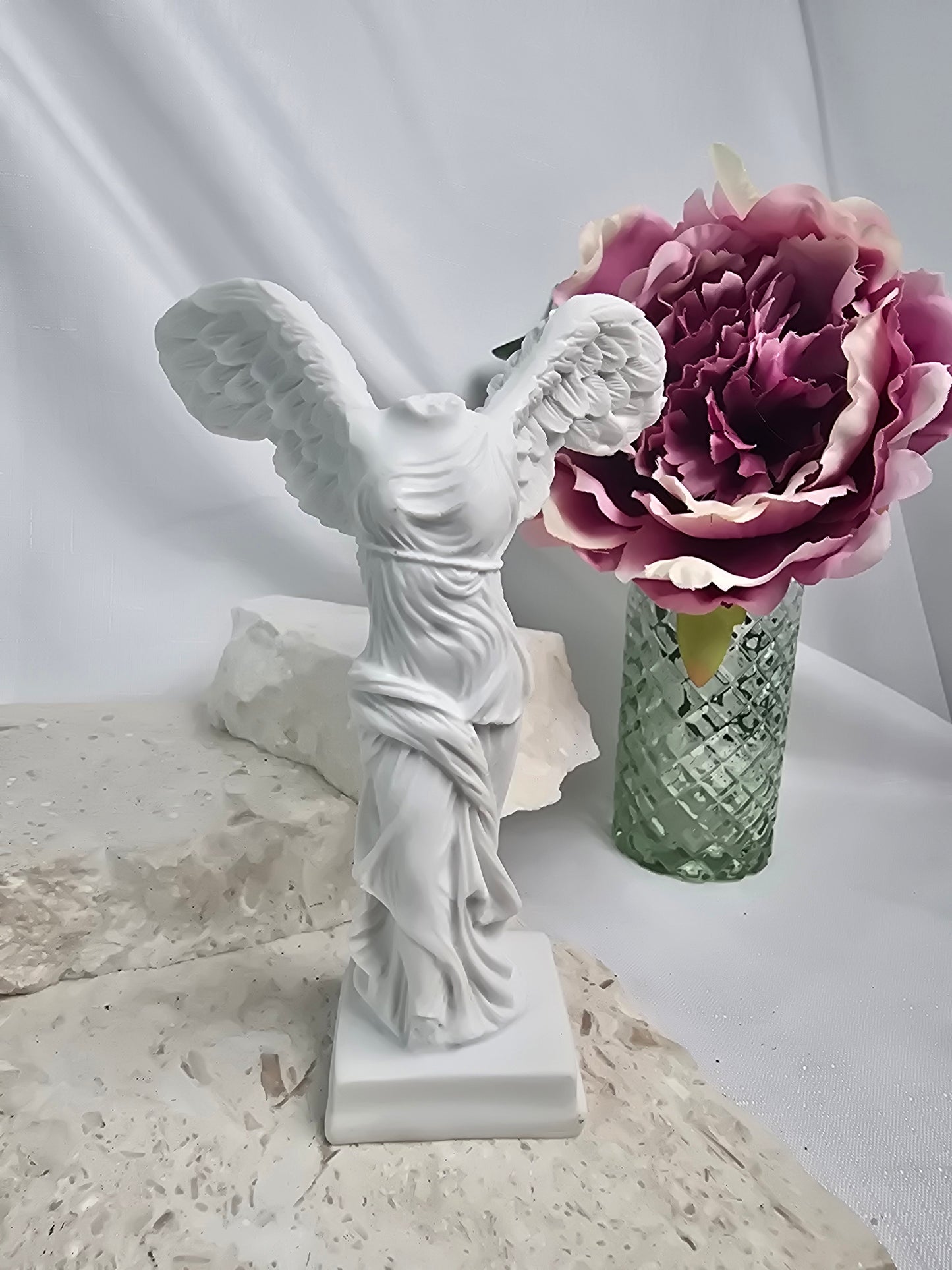 Nike of Somethrace Resin Statue