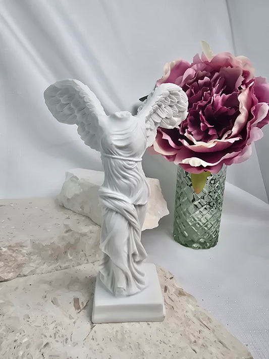 Nike of Somethrace Resin Statue