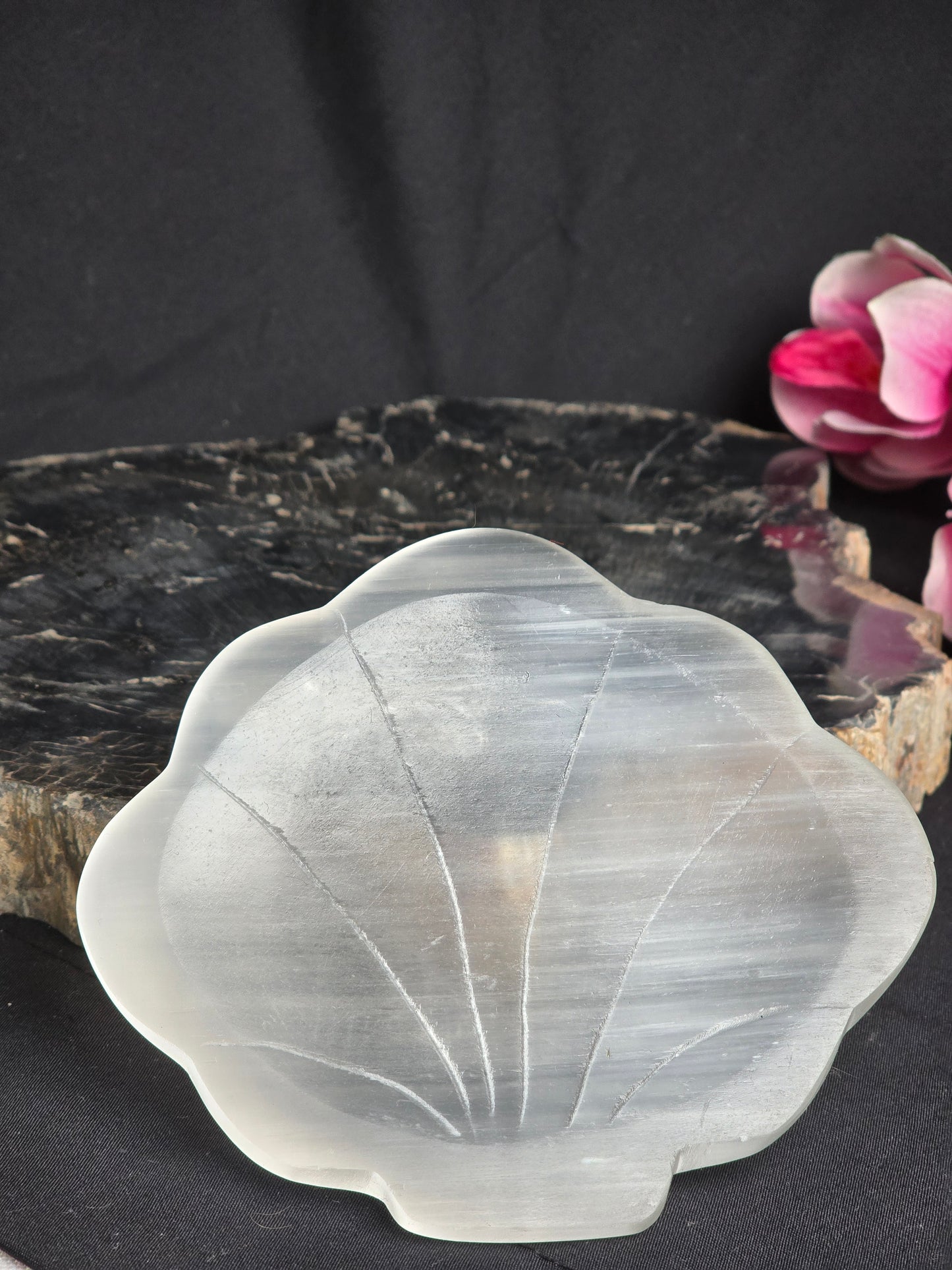 Leaf Design Selenite Dish