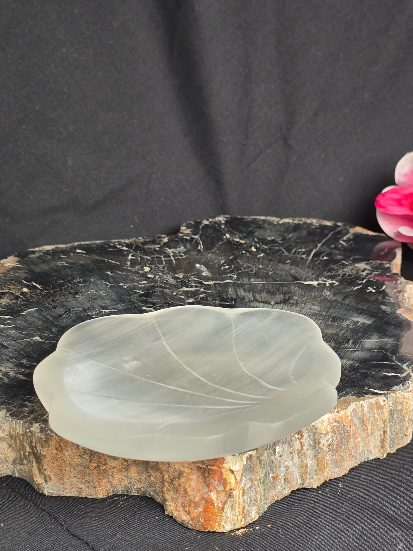 Leaf Design Selenite Dish