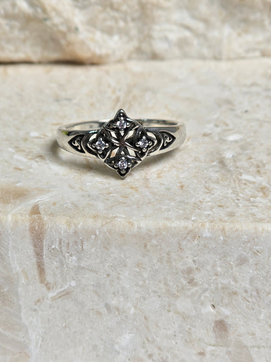 Celtic Knot Sterling Silver Ring Sz6