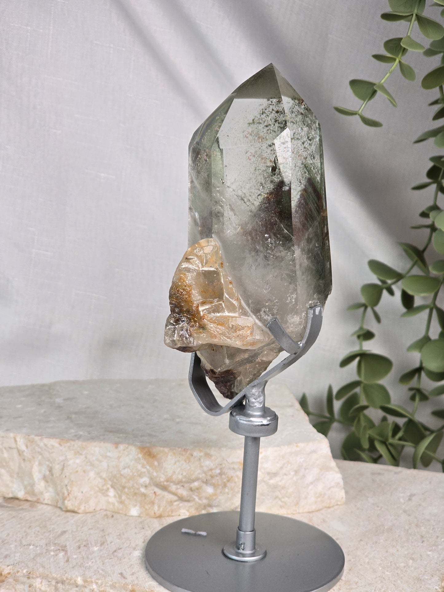 AA Grade Garden Quartz Point & stand