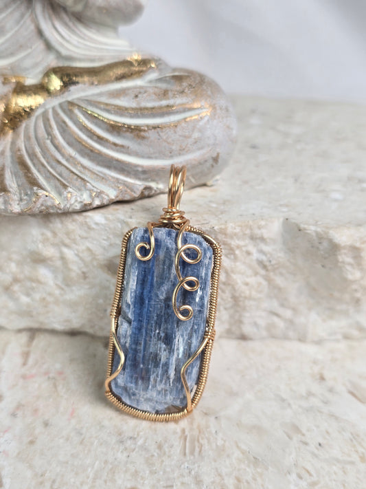 Kyanite wire wrapped Pendant