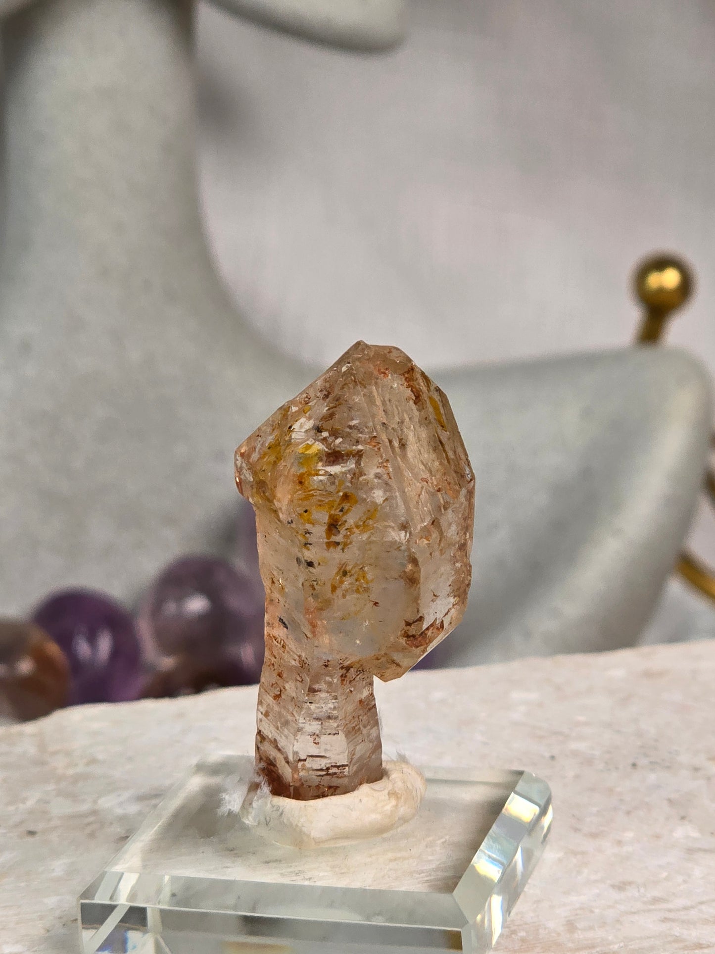 Petroleum skeleton Quartz specimen