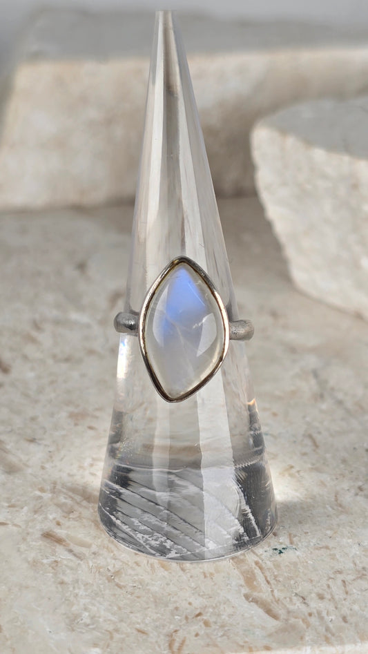Moonstone Ring Sterling Silver Size 6.5