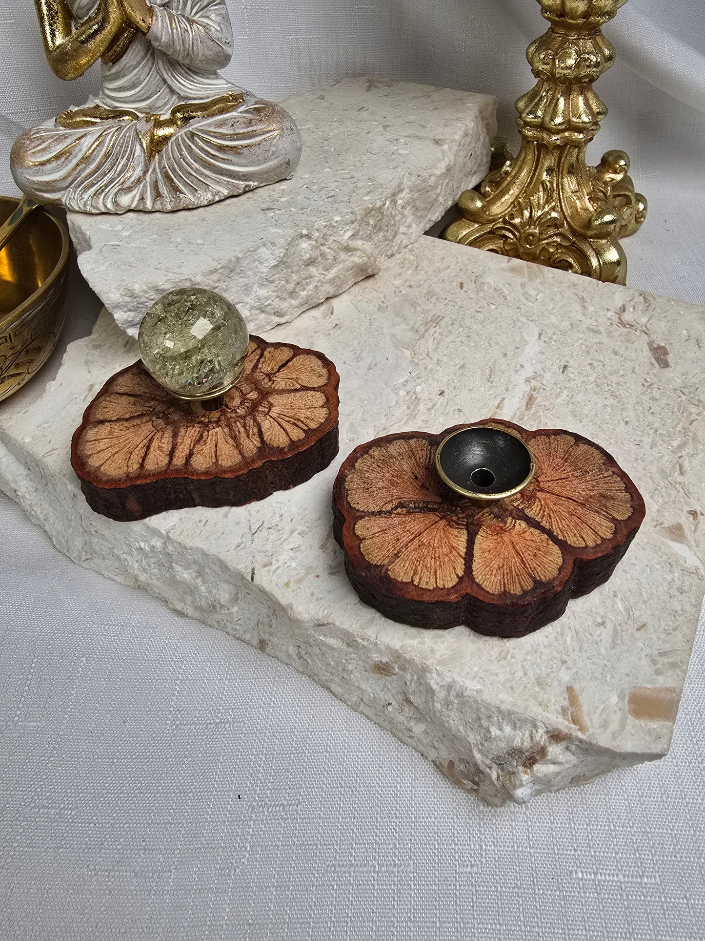 Flat wood single sphere stand