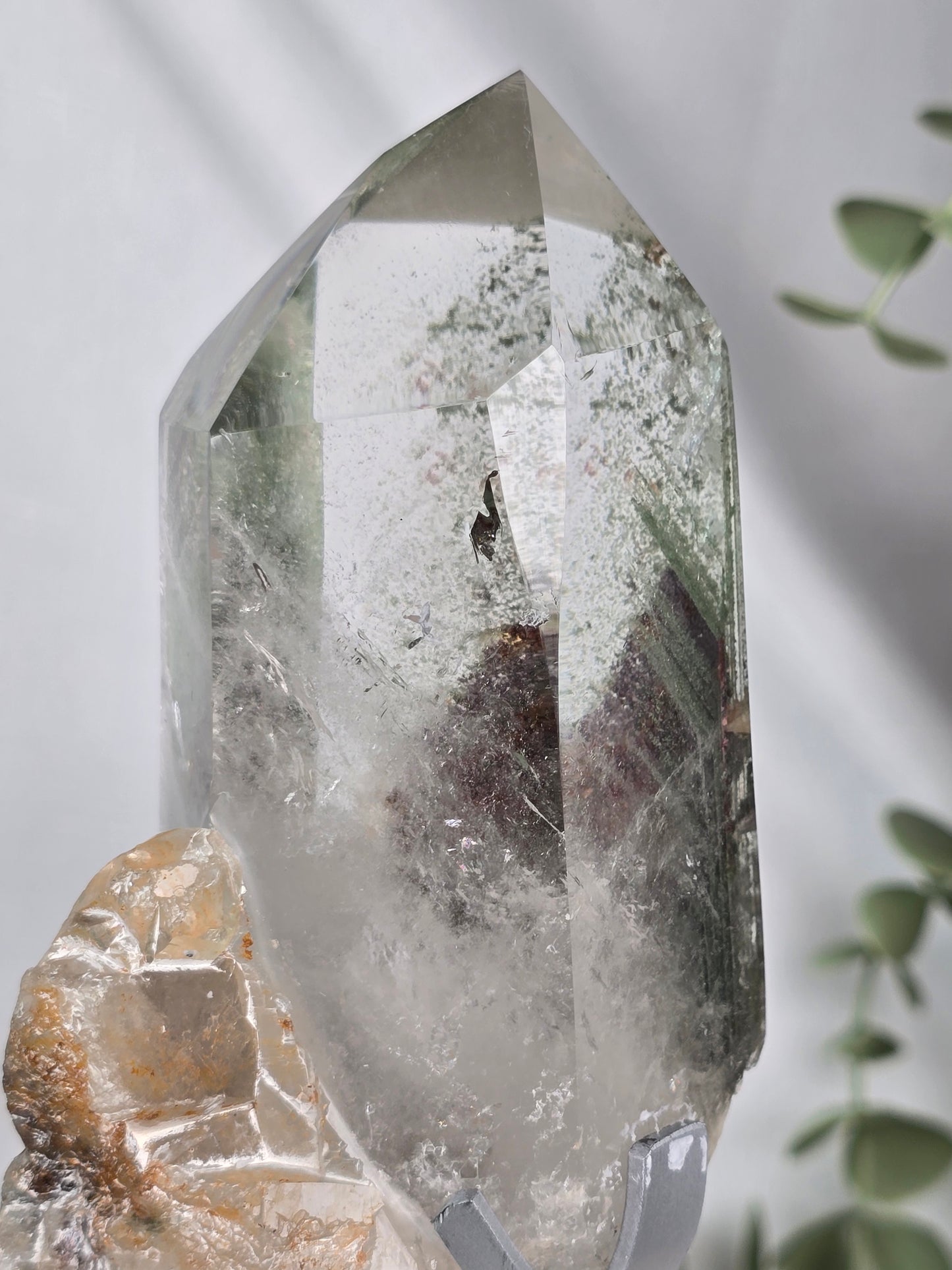 AA Grade Garden Quartz Point & stand